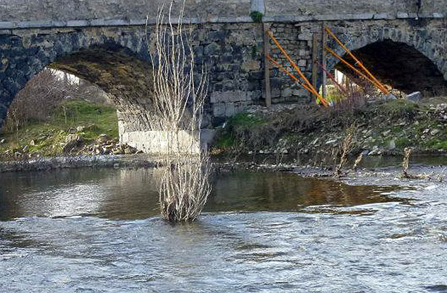 Detalle del apuntalamiento del puente
