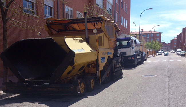 Otra maquinaria en la calle Valonsadero