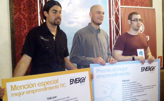 Una planta de biogás y una máquina que transforma la energía eólica en hidráulica, ganadoras del concurso de emprendimiento El Hueco Energy Starter