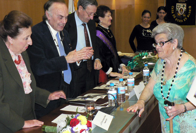 Felicidad Martínez con los Duques de Soria