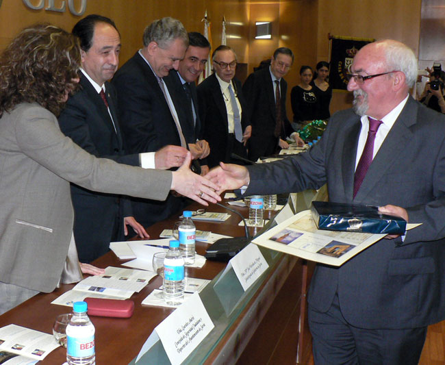 Heredia saluda a Carmelo Ayllón