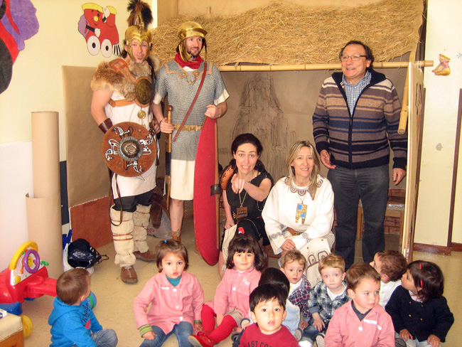 Jimeno, (dcha.) en el colegio.