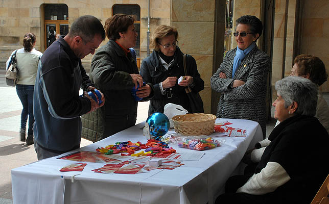 Mesa de Cáritas en El Collado