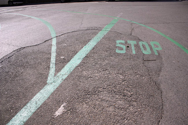 El carril bici sólo son unas rayas pintadas en la calzada
