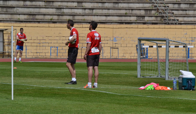 Machín dirigiendo un entrenamiento