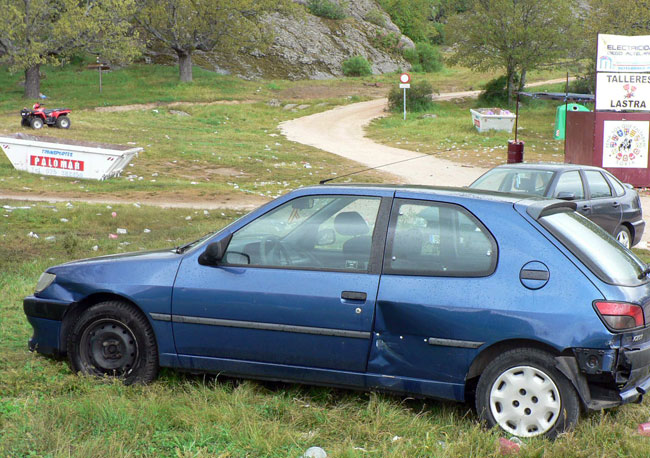 Algunos coches permanecían en Valonsadero este domingo