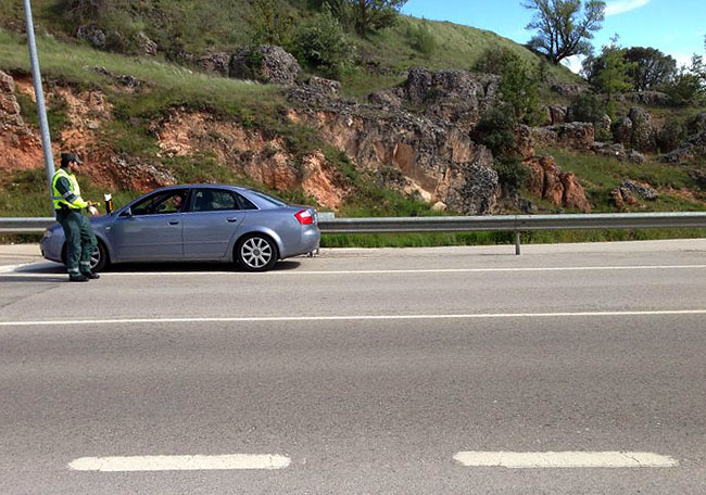 Control de alcoholemia cercano a la Fuente de la Teja en la tarde del sábado.