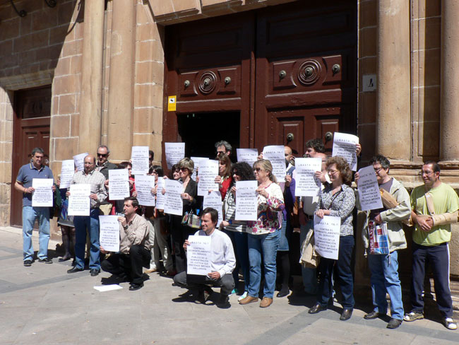 Trabajadores de Justicia, en la puerta de la Audiencia