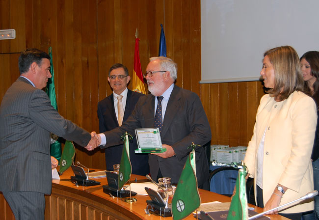 Pardo recibe el premio