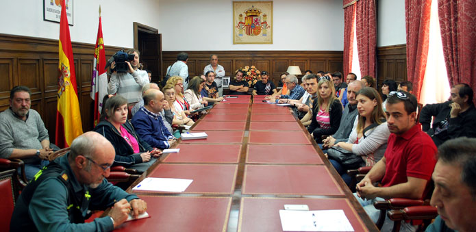 Asistentes a la reunión en la Subdelegación.
