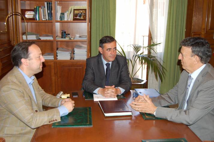 Reunión con Resinas Naturales