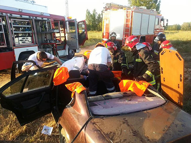 Tareas de excarcelación en el accidente.