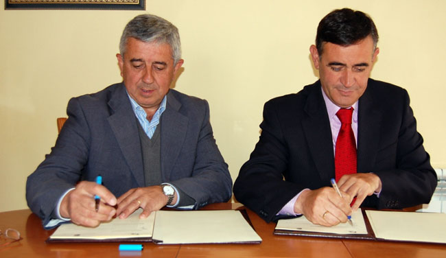 Firma convenio con San Leonardo