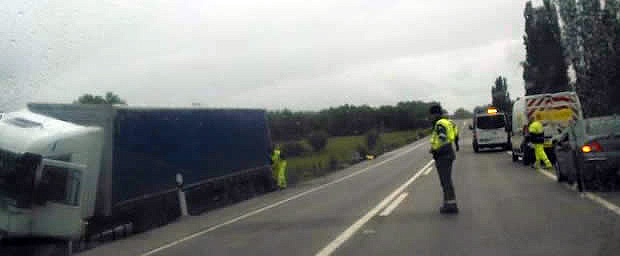 Operativo tras el accidente en la N-234.