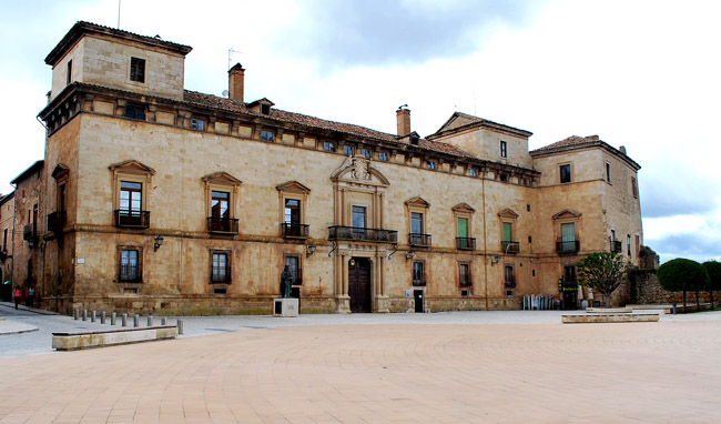 Palacio de los Hurtado de Mendoza.