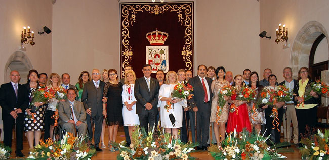 Foto de familia del homenaje de la Diputación en el aula Tirso de Molina.