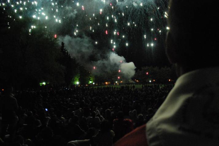 La luz voló sobre la Dehesa.