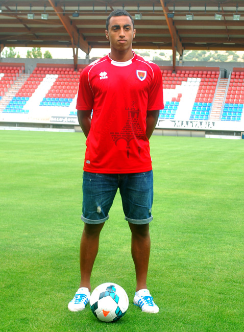 Carlos Akapo en Los Pajaritos.