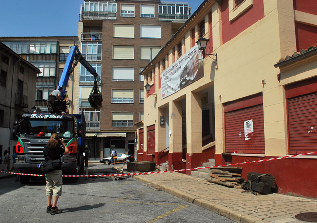 Retirada del meterial del mercado