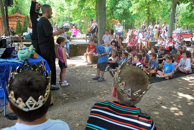 Teatro infantil en la feria.
