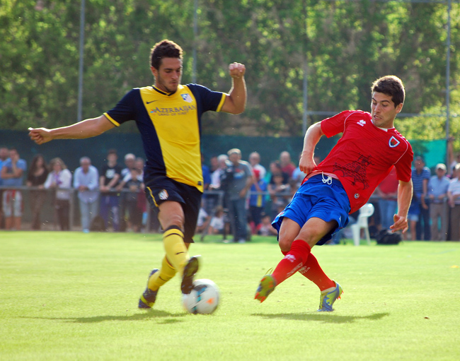 El agredeño Bonilla, muy activo en su primera parte.