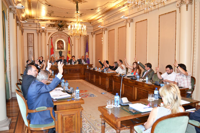 El pleno de la Diputación apoya la oferta para compra Norma