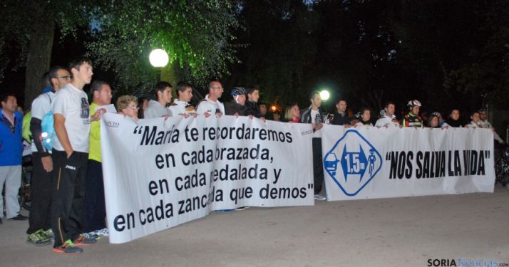 300 personas “cercan” el Árbol de la Música para pedir respeto a los ciclistas