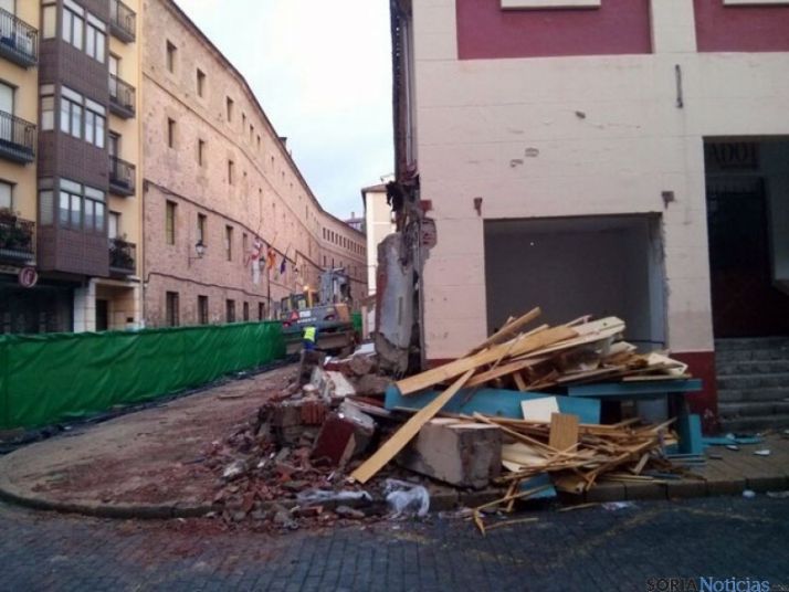 Tareas de demolición en el mercado