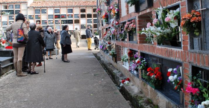 Los sorianos acuden en masa a los cementerios de la provincia. / SN