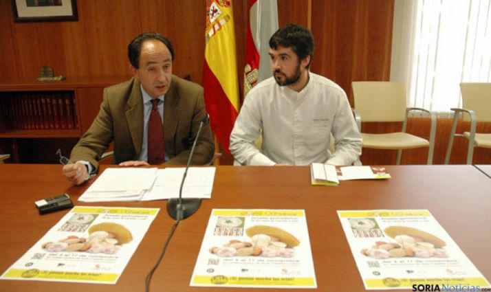 El delegado Manuel López y el restaurador Oscar García.