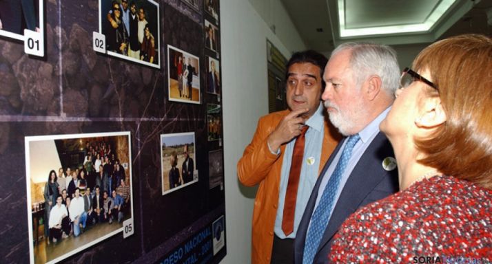 Arias Cañete (ctro.) en la inauguración del Congreso de Periodismo Ambiental. 