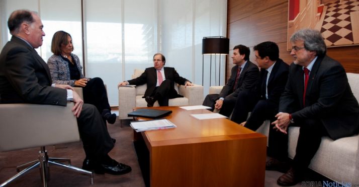 Portavoces de los grupos parlamentarios, con Herrera.