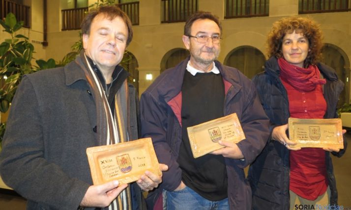 Los ganadores del certamen literiario.