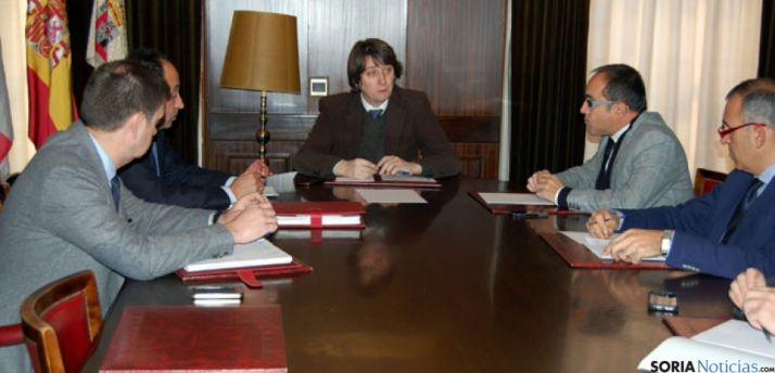 Reunión de Ayuntamiento, Subdelegación y Junta, sobre la muralla