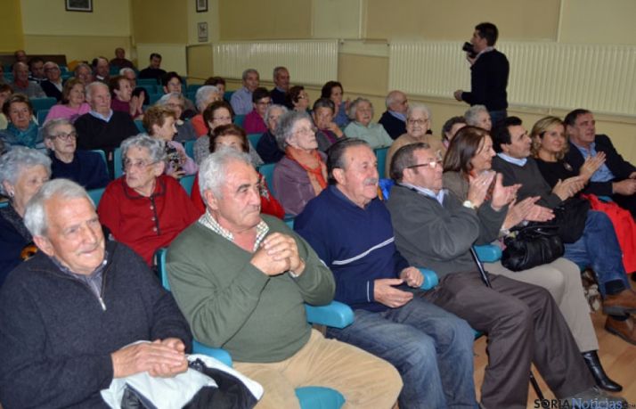 Asistentes al debate socialista sobre pensiones
