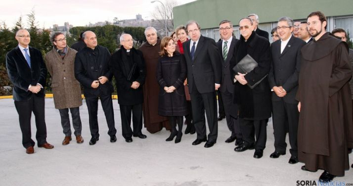 Gabinete del V Centenario de Santa Teresa, con Herrera en el centro.