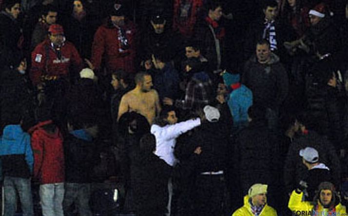 Un instante de la pelea en Los Pajaritos el sábado.