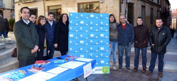 Representantes de NN.GG con Marimar Angulo e Ignacio Soria 