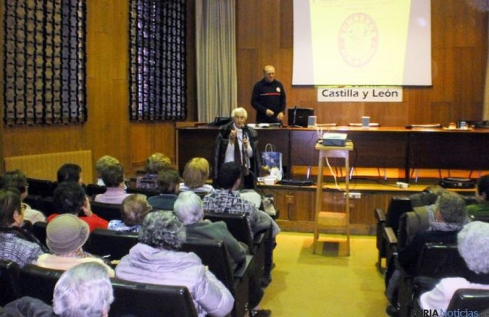 Charla a la Asociación de Amas de Casa