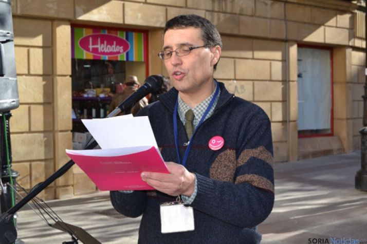 Joaquín de la Cuesta lee un manifiesto el Dia de la Constitución