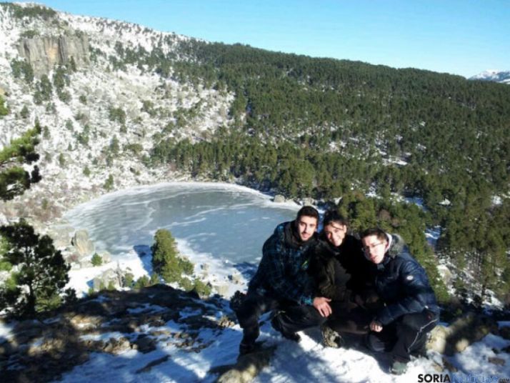 Visitantes en la Laguna Negra el viernes 6