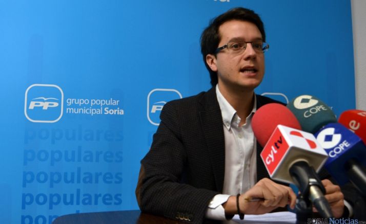 Tomás Cabezón en rueda de prensa.