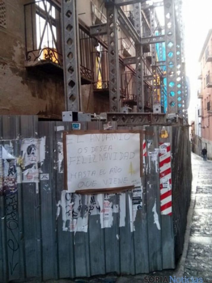 El andamio lleva varios años