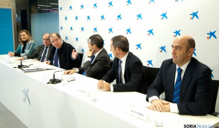 Firma del crédito este viernes.