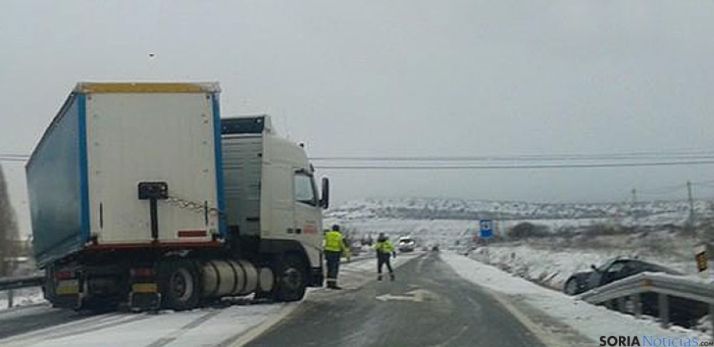 El accidente en la 234 en Abejar desde el otro sentido.