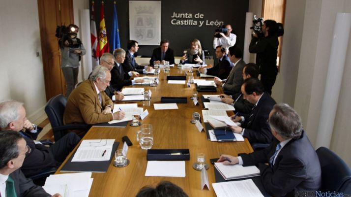 Los delegados territoriales en la reunión de este viernes.
