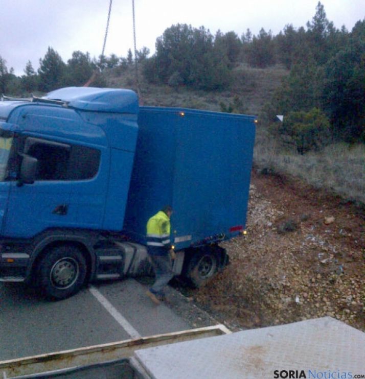 Cabeza tractora del camión en El Temeroso.
