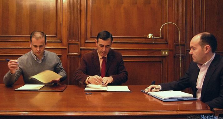Romero, (izda.), Pardo y Díez, este jueves en la Diputación.