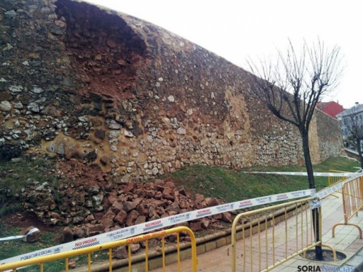 Boquete en el lienzo de muralla de la calla Santa Clara