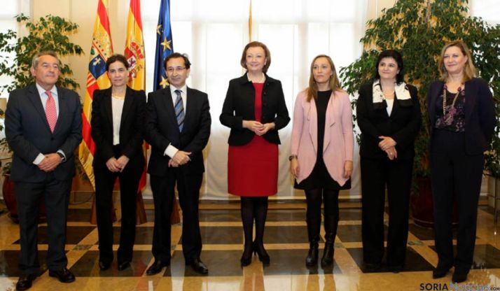 Representantes de las seis regiones.